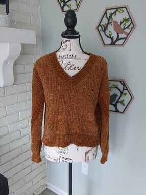 **3/$10** Hippie Rose Sweater Size Small